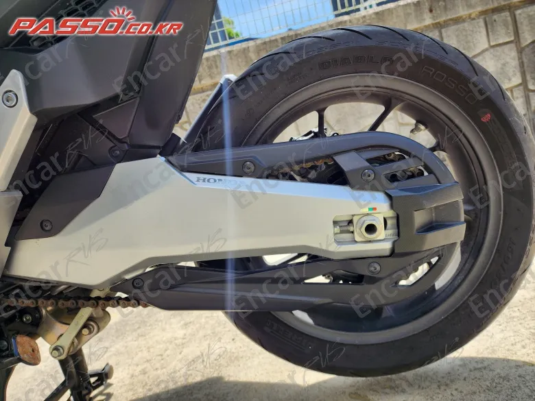 Honda Forza 750 - фото 4