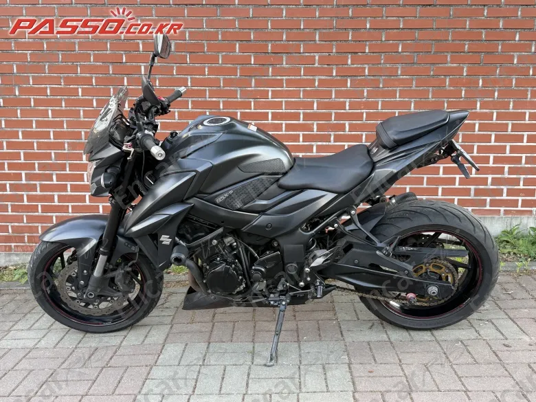 Suzuki Gsx S 750 - фото 1