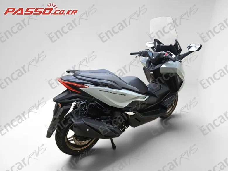 Honda Forza 350 - фото 2