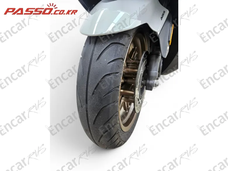 Honda Forza 350 - фото 5