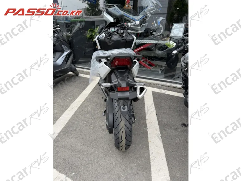 Honda Forza 750 - фото 3
