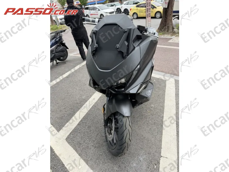 Honda Forza 750 - фото 1