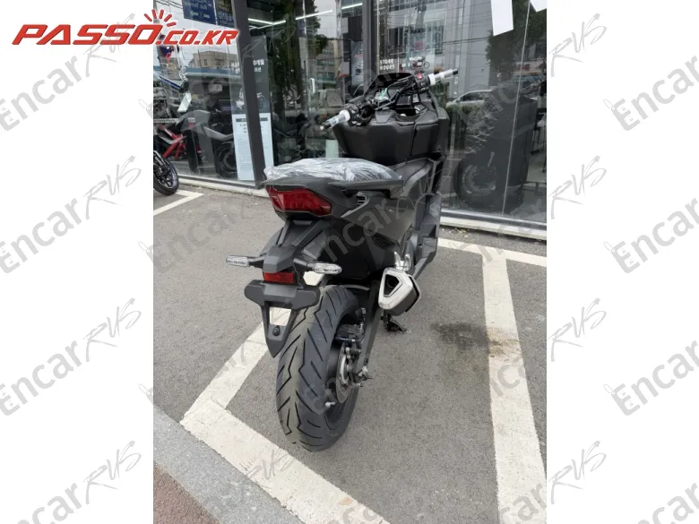 Honda Forza 750 - фото 5