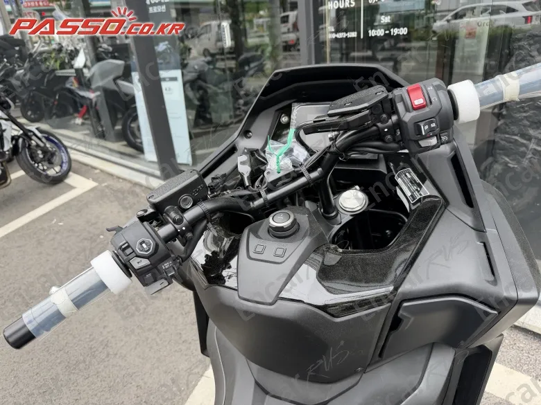 Honda Forza 750 - фото 6