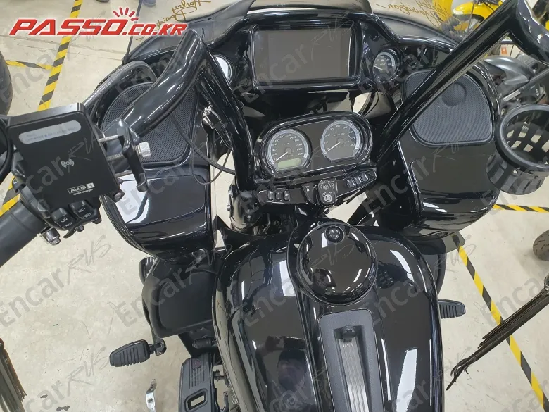 Harley-Davidson Road Glide Limited - фото 3