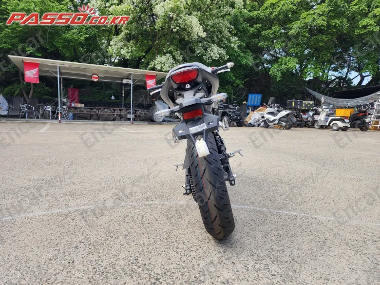 HONDA CB 125 R - фото 2