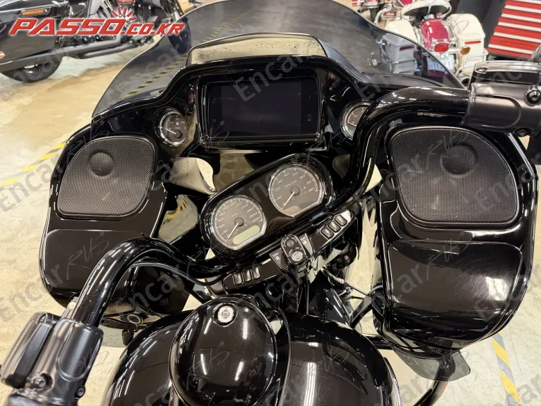 HARLEY-DAVIDSON ROAD GLIDE SPECIAL - фото 3