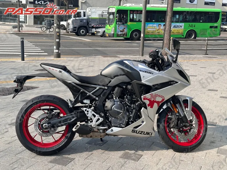 Suzuki Gsx 8 R - фото 0