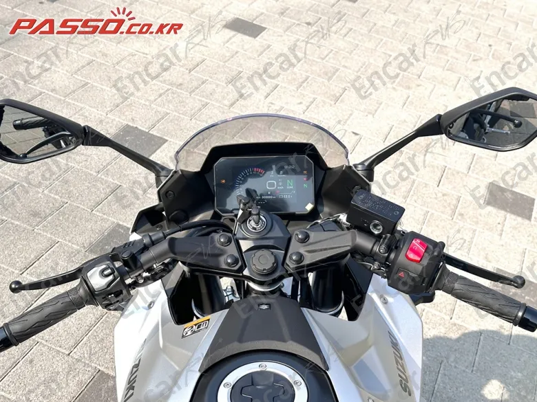 Suzuki Gsx 8 R - фото 3