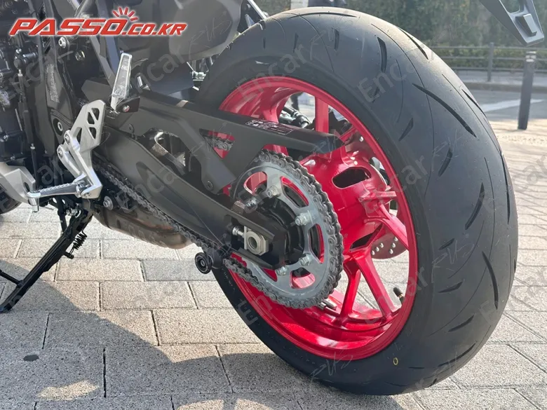 Suzuki Gsx 8 R - фото 5