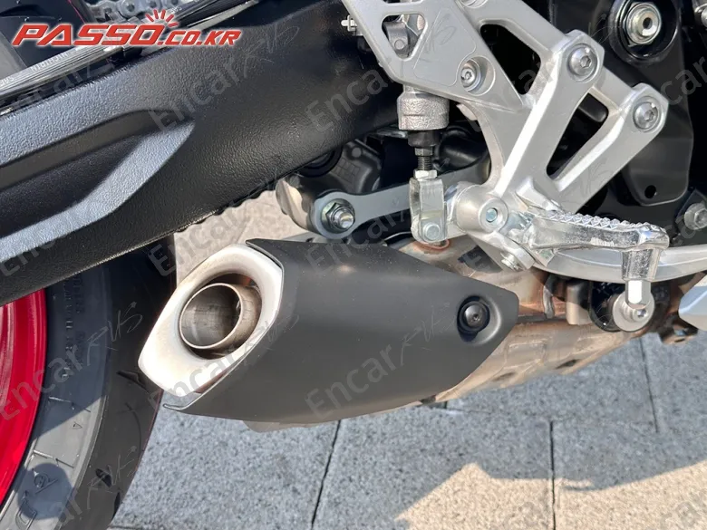 Suzuki Gsx 8 R - фото 6