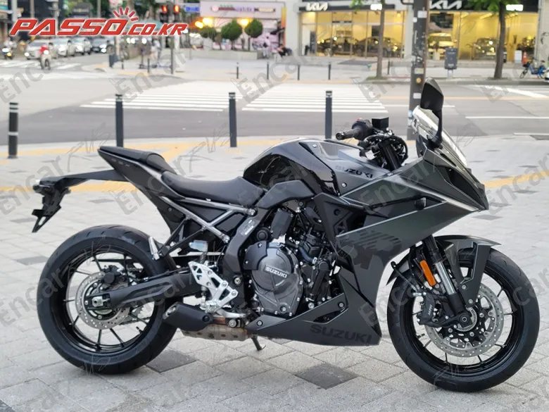Suzuki Gsx 8 R - фото 0