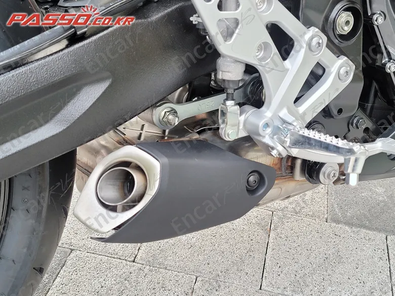 Suzuki Gsx 8 R - фото 6