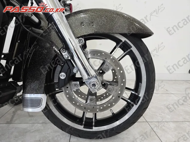 Harley-Davidson Flhxs Street Glide Special - фото 5