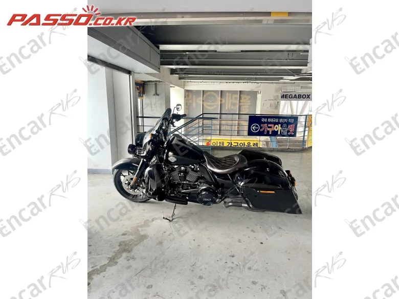 HARLEY-DAVIDSON ROAD GLIDE SPECIAL - фото 1
