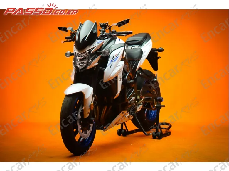 Suzuki Gsx S 750 - фото 1