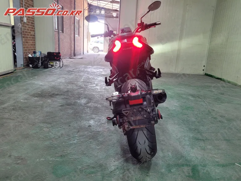 SUZUKI KATANA GSX S 1000 - фото 2