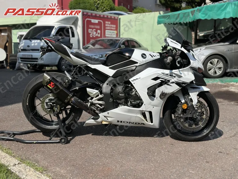HONDA CBR 1000 RR-R FIREBLADE - фото 0