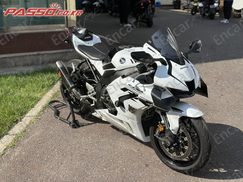 HONDA CBR 1000 RR-R FIREBLADE - фото 3