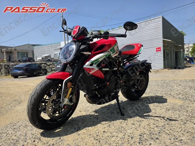 Mv Agusta Dragster 800 Rc Scs - фото 1