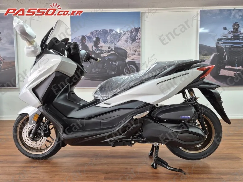 Honda Forza 350 - фото 1