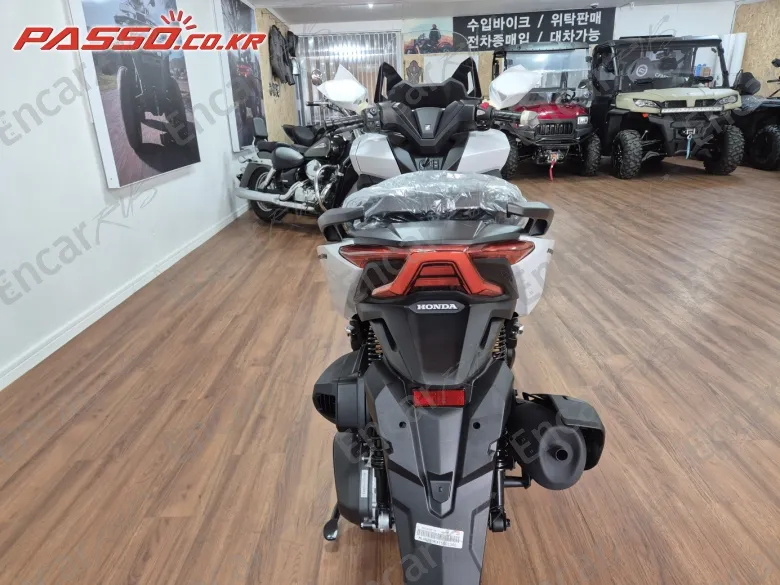 Honda Forza 350 - фото 2