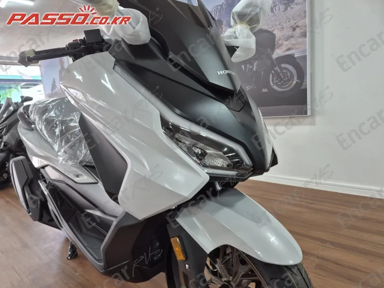 Honda Forza 350 - фото 3
