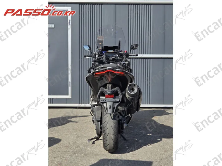 Yamaha T Max 560 - фото 2