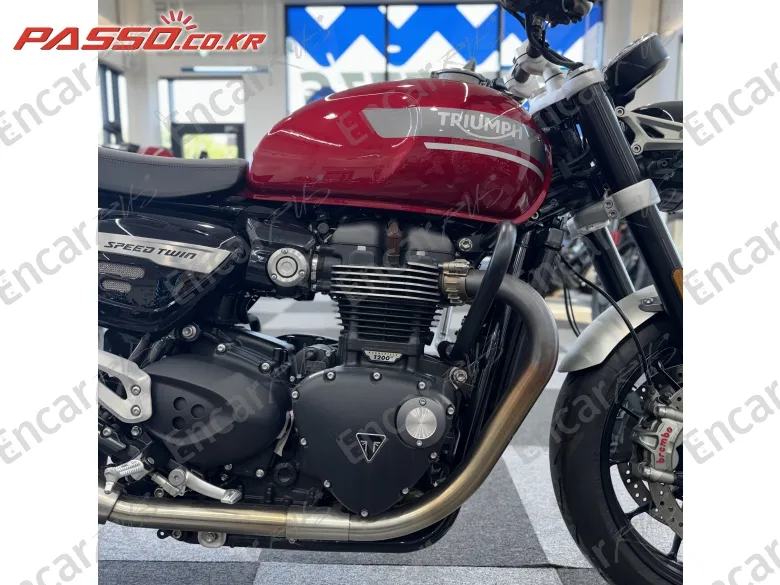 Triumph Speed Twin 1200 - фото 4
