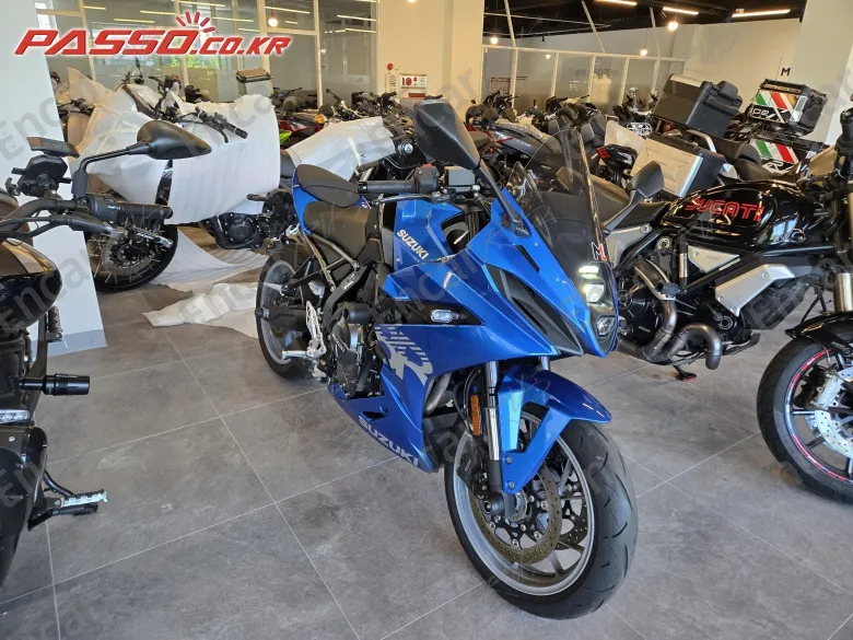 Suzuki Gsx 8 R - фото 0