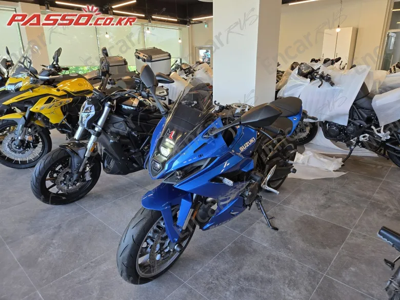 Suzuki Gsx 8 R - фото 1
