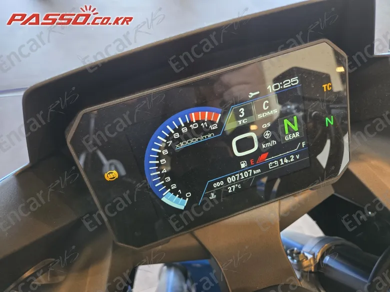 Suzuki Gsx 8 R - фото 3