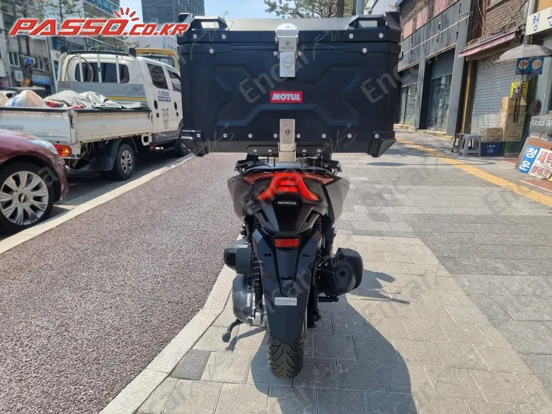 Honda Forza 350 - фото 2