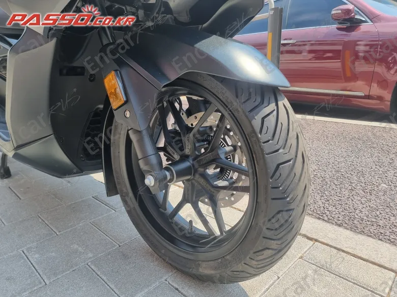 Honda Forza 350 - фото 5