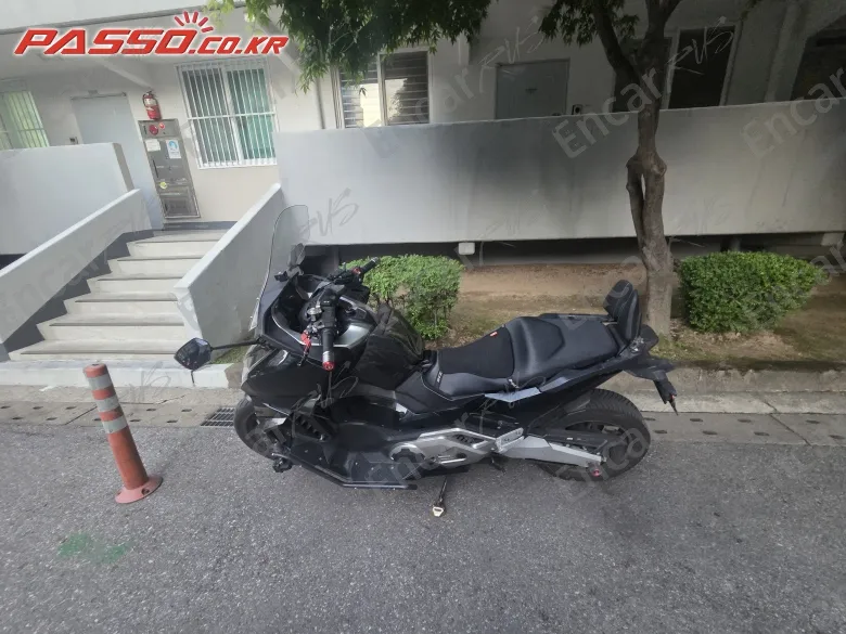 Honda Forza 750 - фото 1