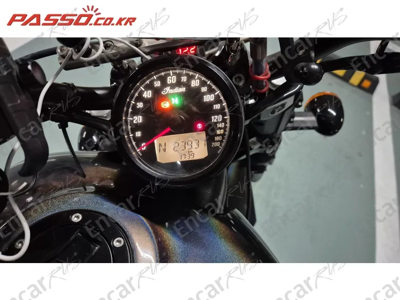 Indian Scout Bobber - фото 4