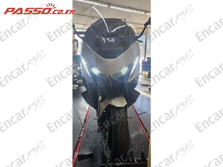 Honda Forza 750 - фото 1