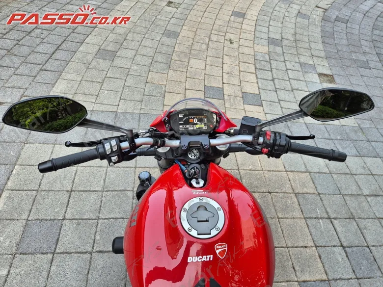 Ducati Monster 821 - фото 3