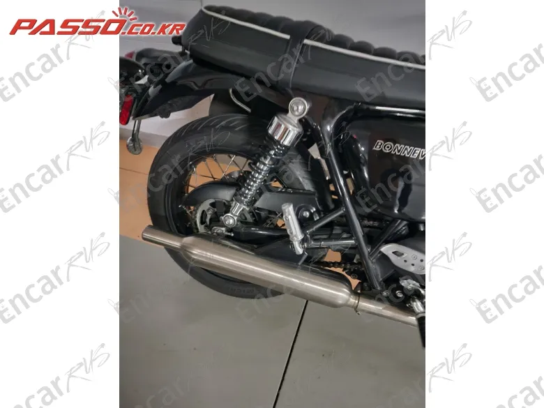 Triumph Bonneville T100 - фото 5