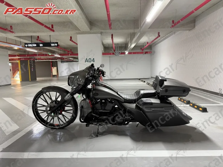 Harley-Davidson Flhxs Street Glide Special - фото 1