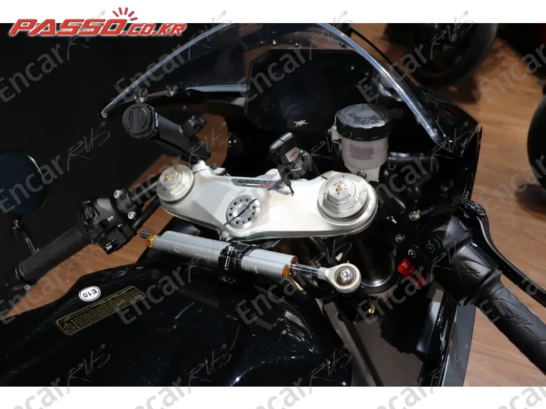 Mv Agusta Superveloce 800 - фото 3