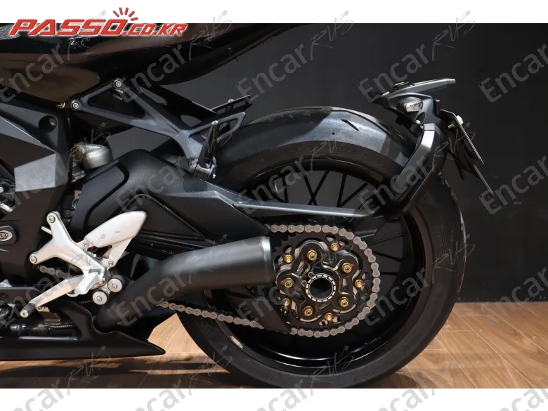 Mv Agusta Superveloce 800 - фото 5