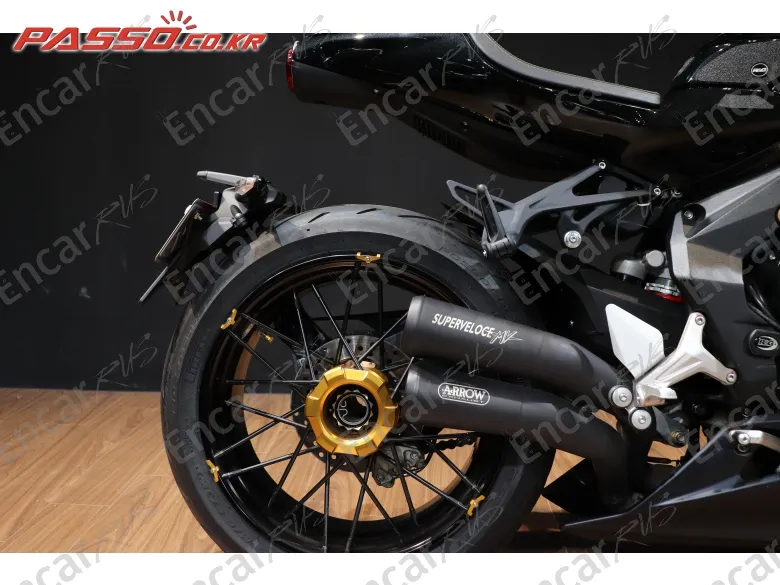 Mv Agusta Superveloce 800 - фото 6