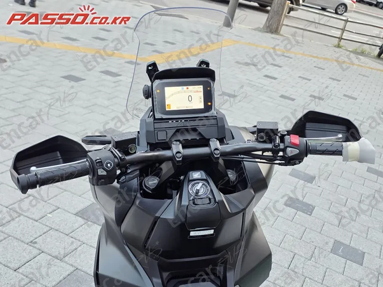 Honda Adv 350 - фото 3
