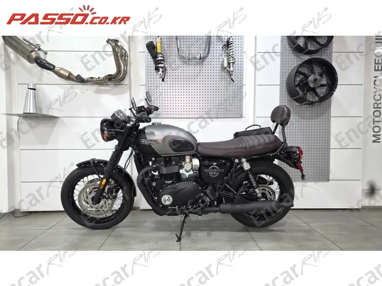 Triumph Bonneville T120 Black - фото 1