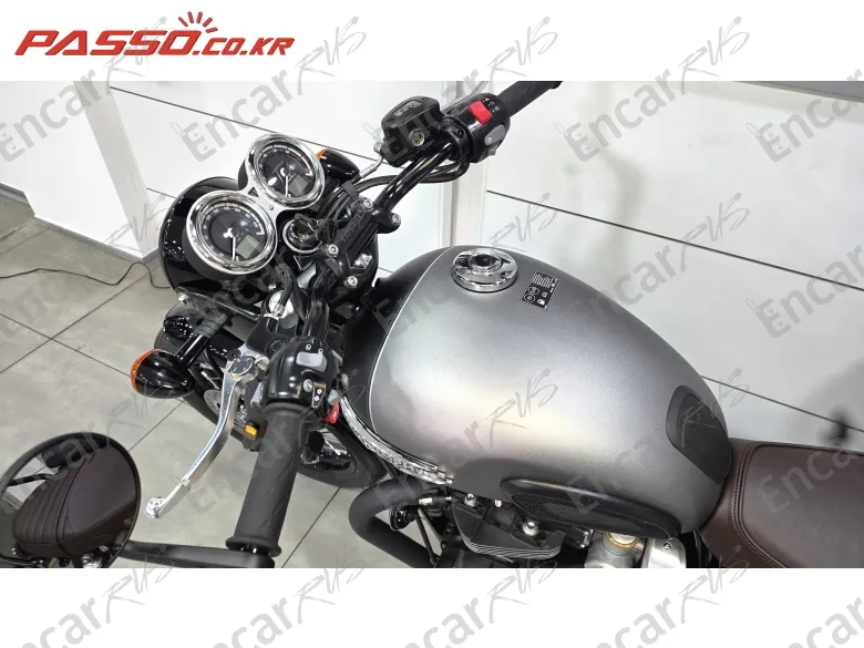 Triumph Bonneville T120 Black - фото 3