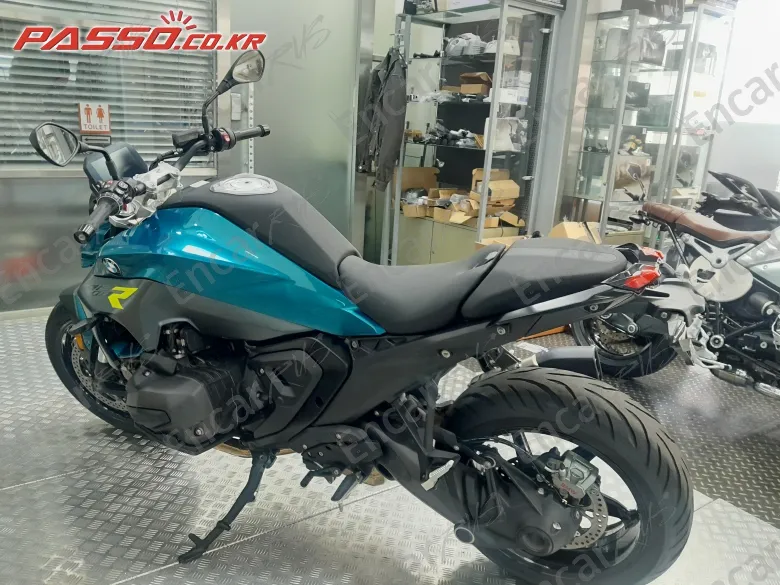 BMW R 1300 R - фото 1