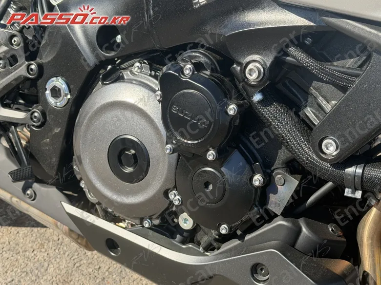 Suzuki Gsx S 1000 Gx - фото 4