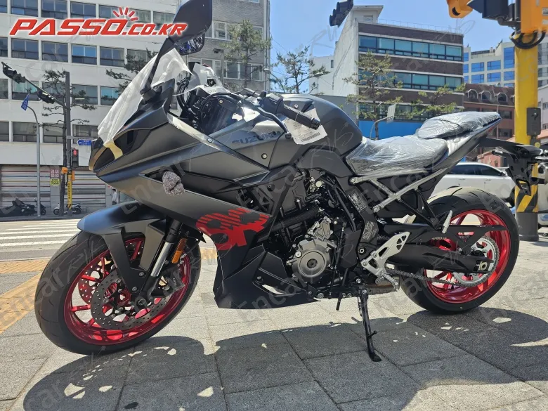 Suzuki Gsx 8 R - фото 6