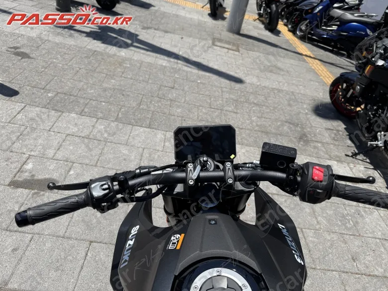 Suzuki Gsx 8 S - фото 3